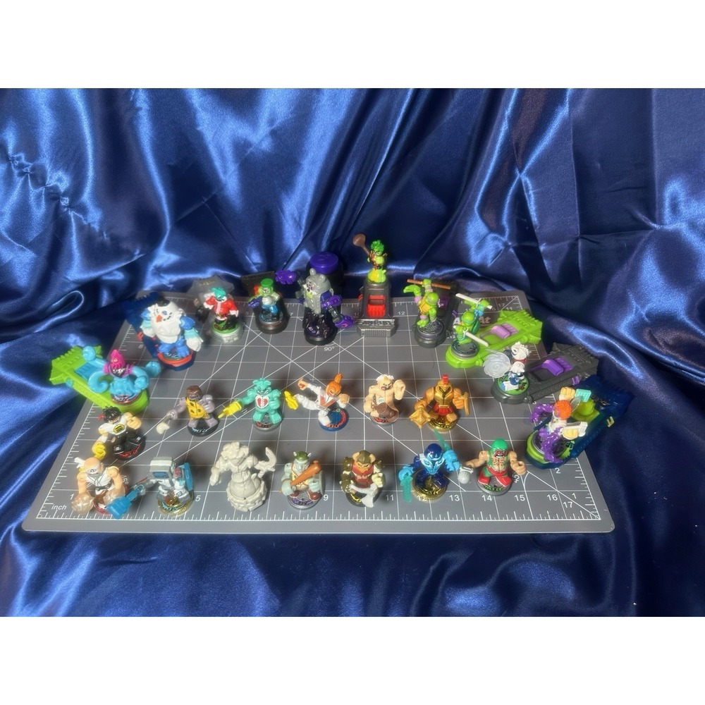 Legends of Akedo Ultimate Arcade Warriors 23 Figures 10 Controllers TMNT Rare